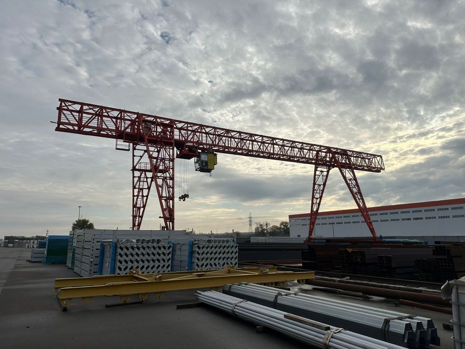 Казлавой кран 30 тона