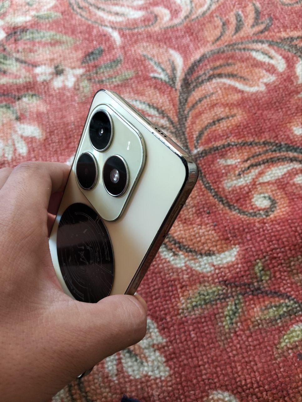 Tecno Spark 20 sotiladi