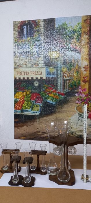 Set de 12 pahare cu suporturi   din  lemn