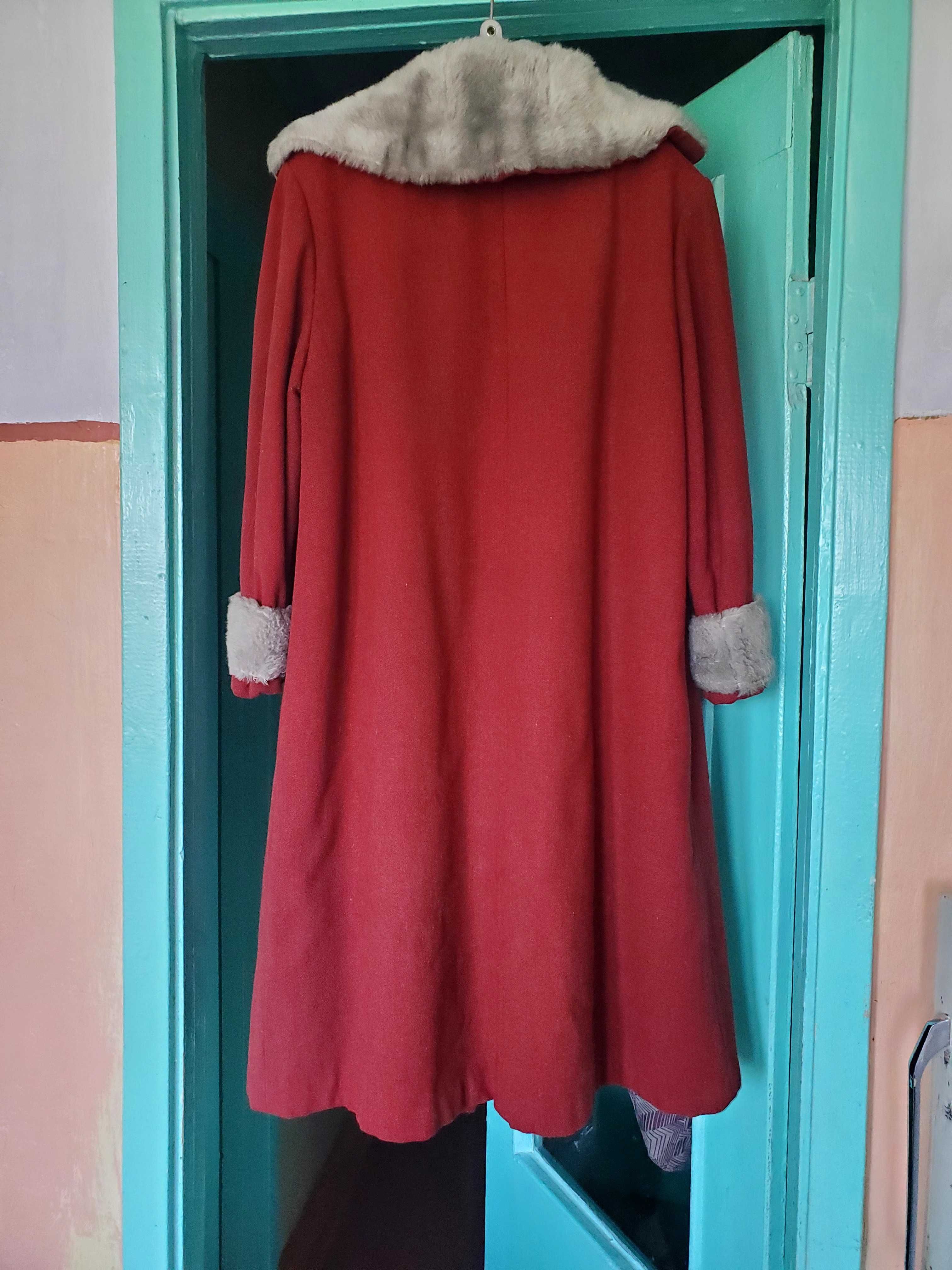 Продаю женскую верхнюю одежду, б/у, р48-50