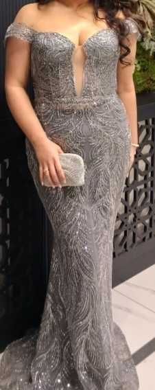 Офицална рокля, шита по поръчка