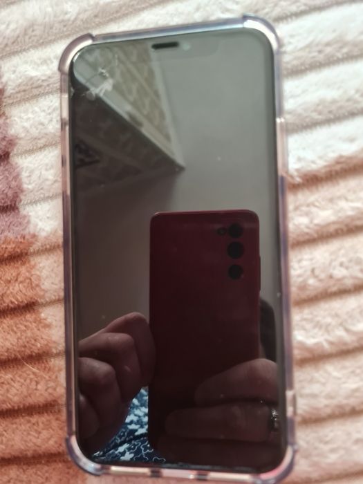 Продам айфон xr .