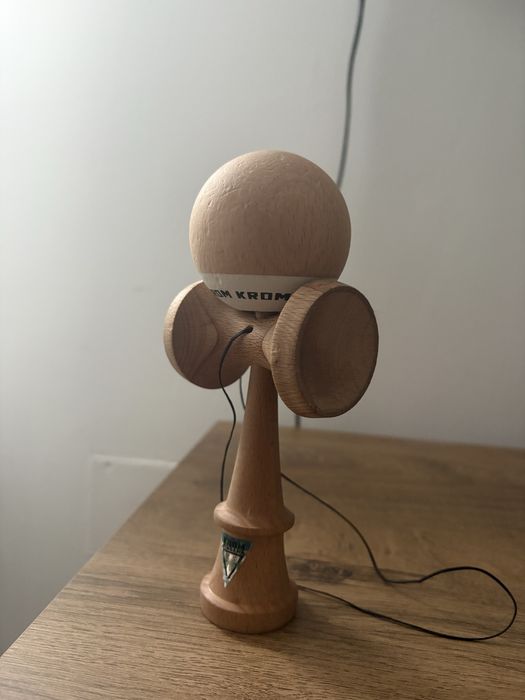 Krom Kendama-Putin Folosita