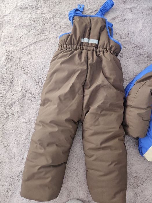 Vând costum de ski