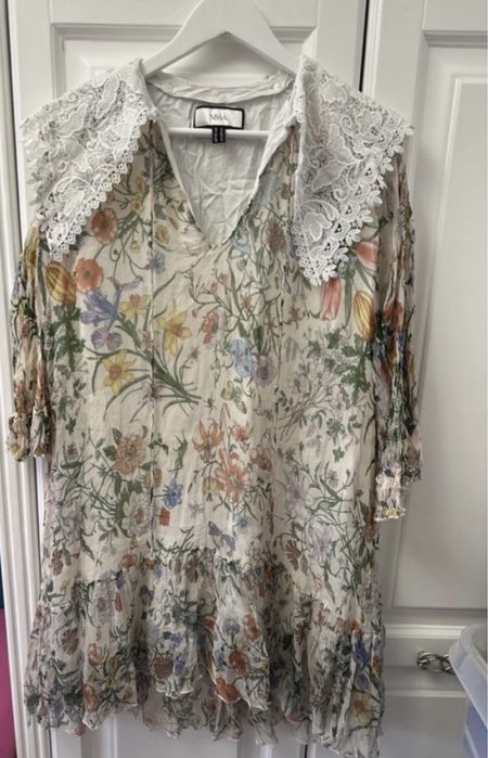 Nissa rochie sin matase naturală cu culer din dantela