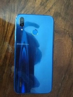 Huawei P20Lite 64GB + Căști Wieless Philips (-50%)