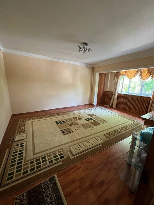 Продается 2х комнатная на Юнусабад 11