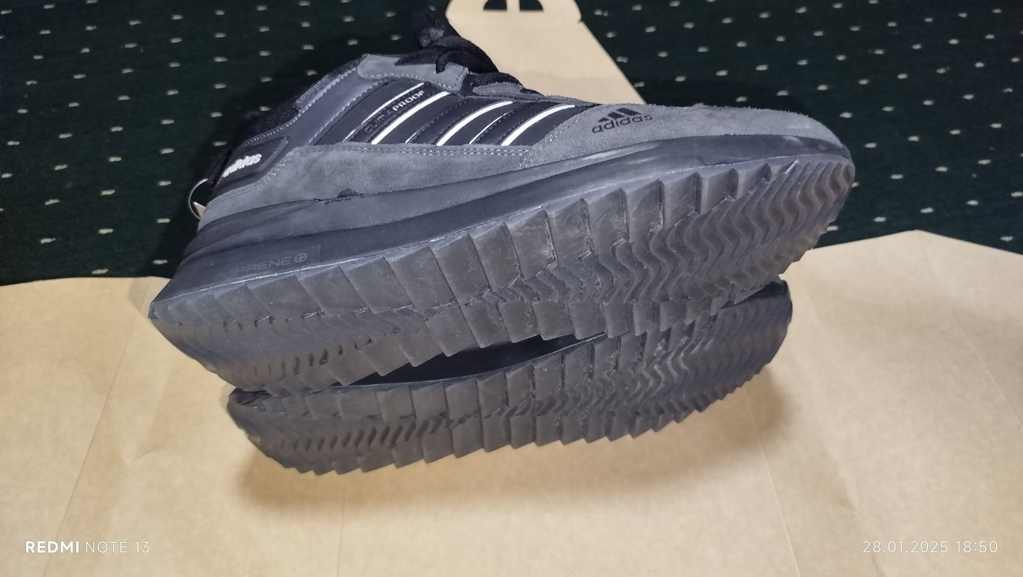 Оригинальное обувь adidas