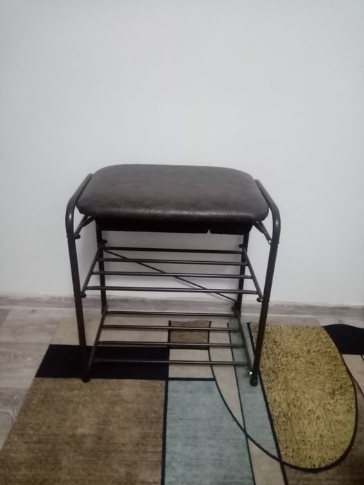 Продам скамейку для обуви почти новая 8000 тыс