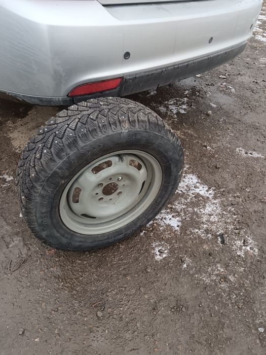 Продам резину  на 13