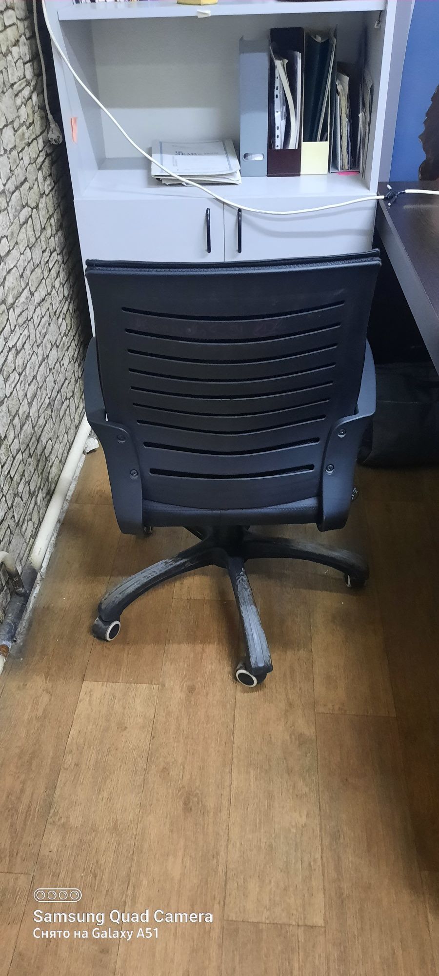 Кресло офисная хорошо состояние