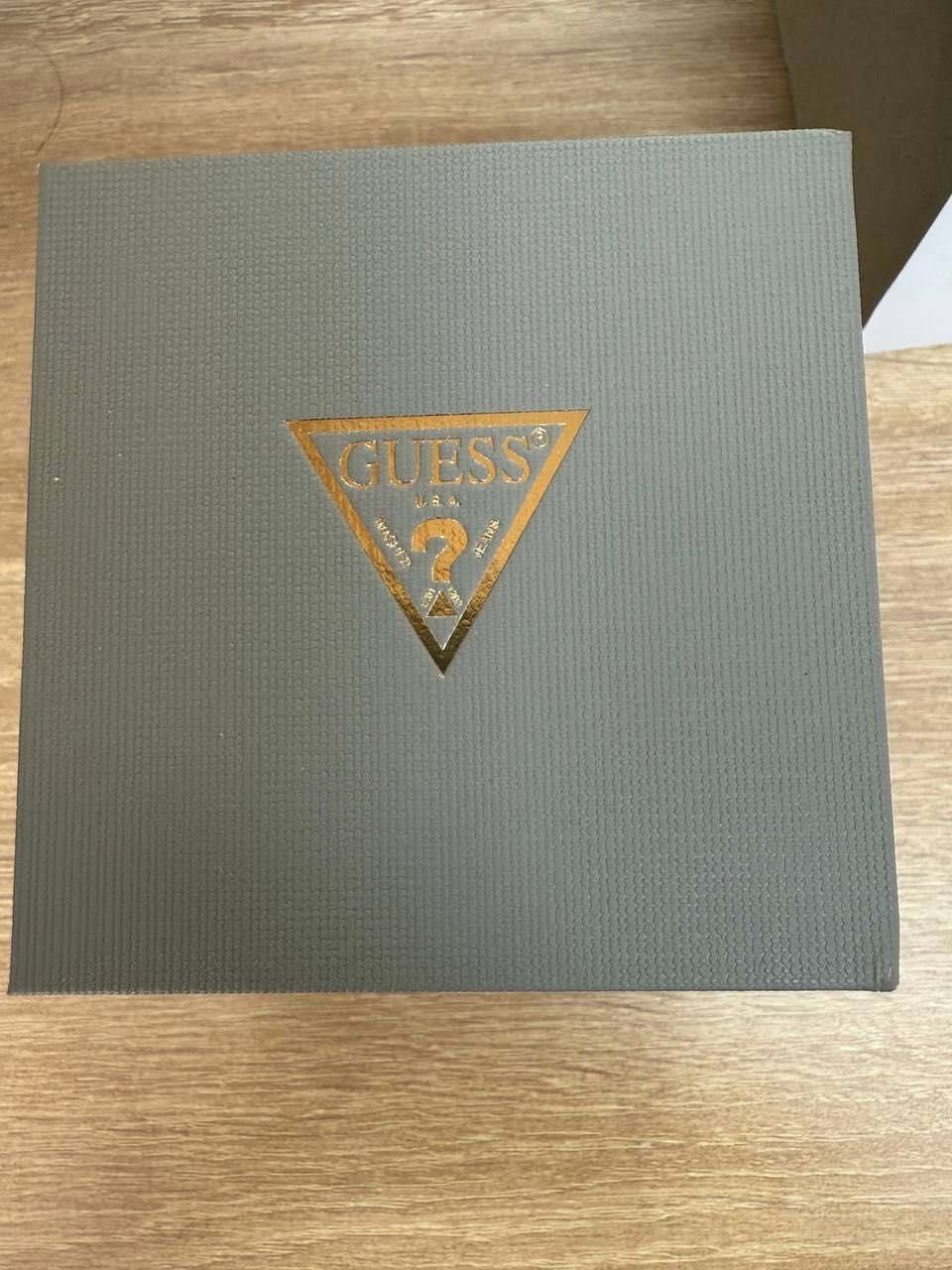 Дамски часовник GUESS