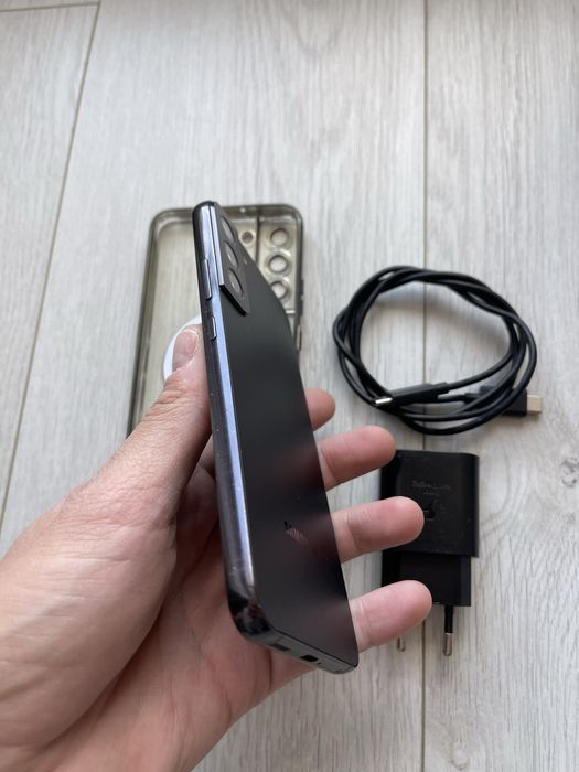 • Samsung Galaxy S22+ Plus • black •