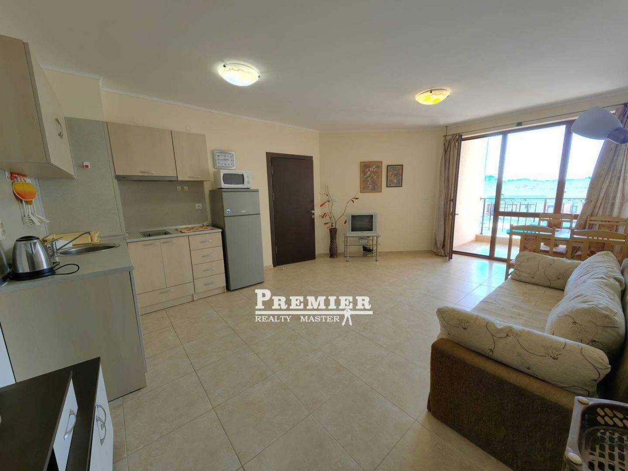 Продава се Двустаен апартамент в Бургас, Акациите - 62 кв.м за 1149 €/кв.м - Снимка #2