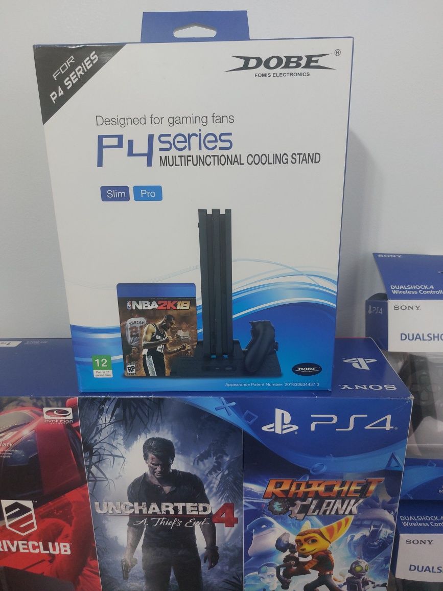 Vând PlayStation 4 Slim 1 TB + 3 manete + 9 jocuri + suport