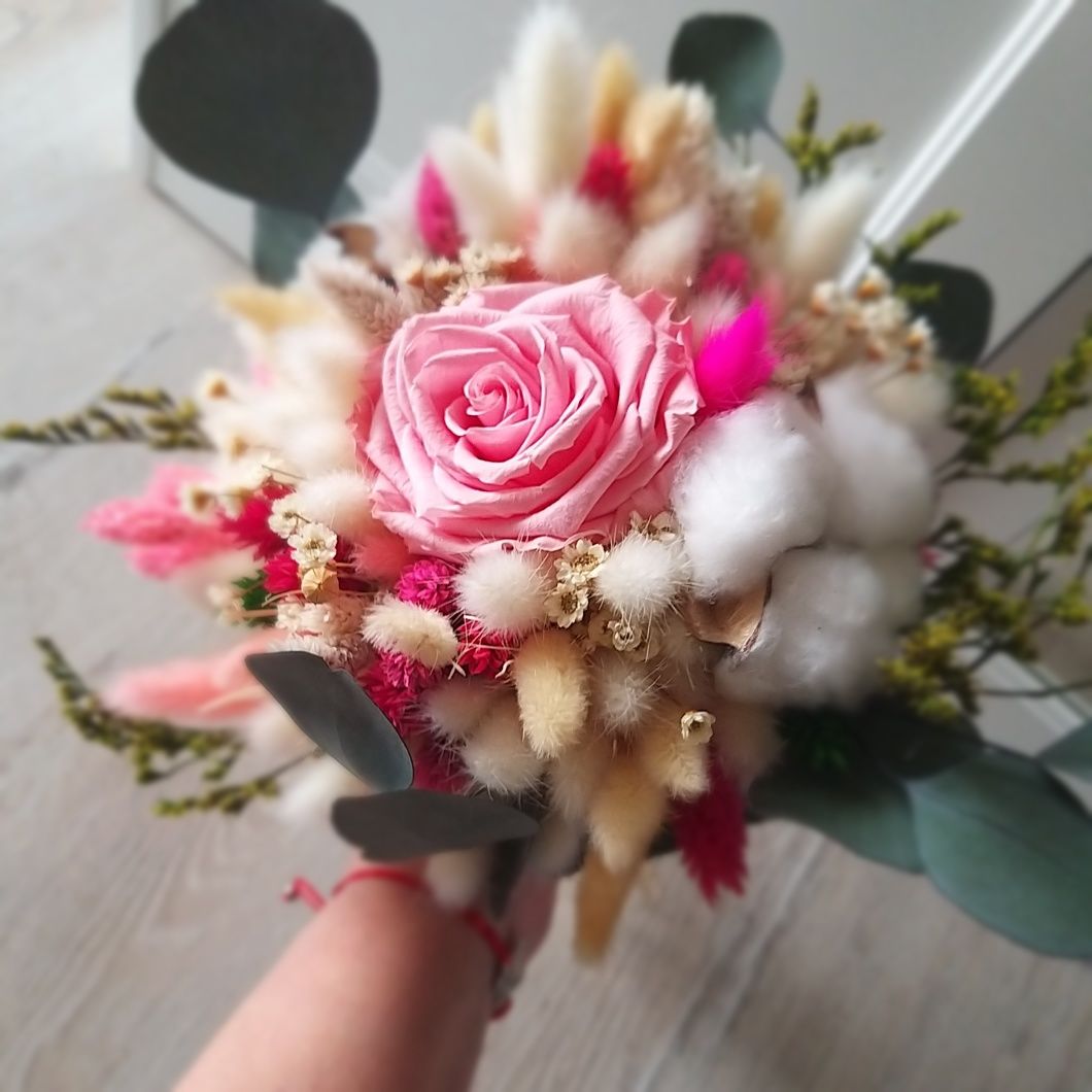 Cadou /buchet, lumanari de nunta cu trandafiri criogenati