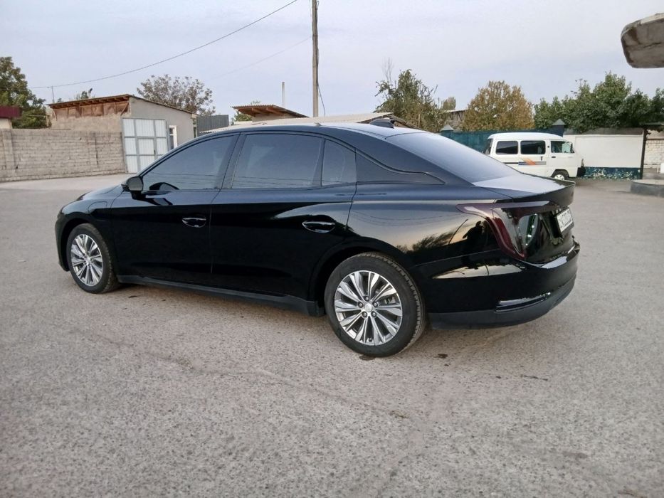 Hongqi EQM5. 500км сотилади холати идеал