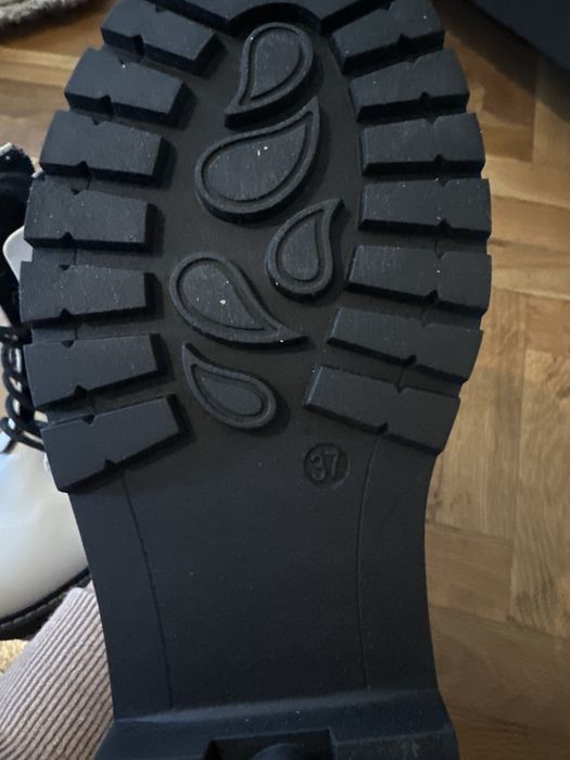 Дамски боти бели