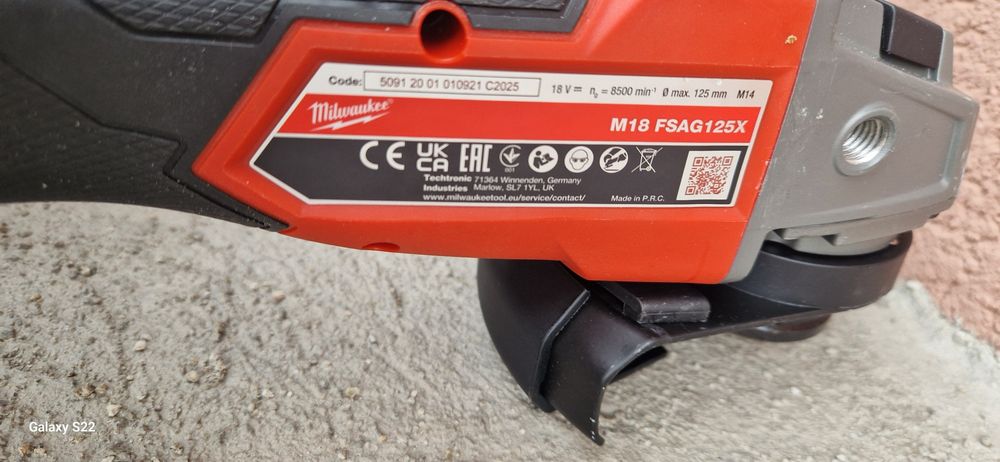 Milwaukee polizor, ferestrau sabie pe acumulator