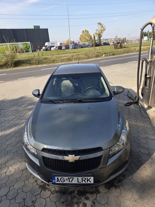 Vând Chevrolet Cruze 1.6 benzina  113 cp anul 2010