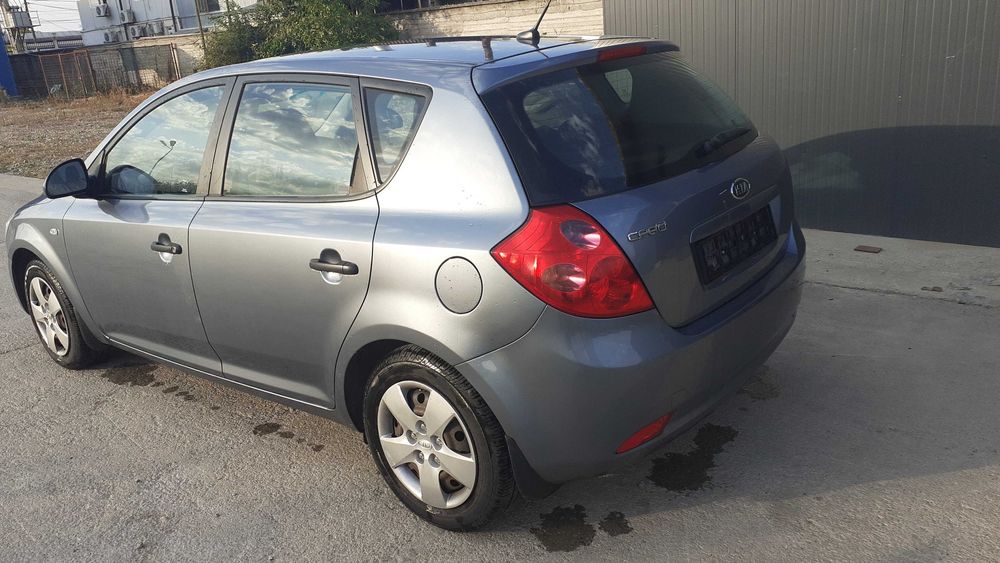 Dezmembrez Kia Ceed benzina si diesel