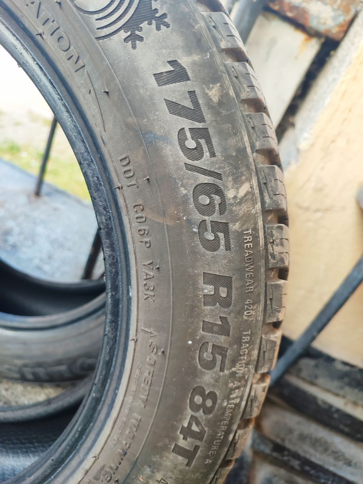 Продавам гуми всесезонни 15ц