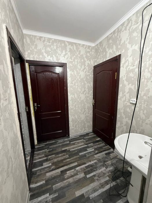 Срочно продаю 2 комнатную квартиру чилонзор 25 быв обшежытие