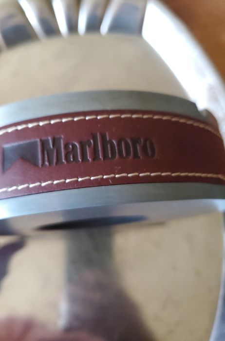 Scrumiera din metal greu Marlboro