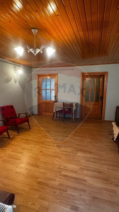 Apartament cu 2 camere de vânzare în zona Zamca