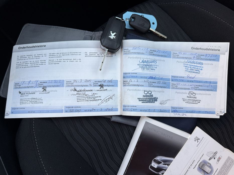 Peugeot 308 Hatchback , 1.6 hdi , fabr. 2014 , Led , Carte Service !!