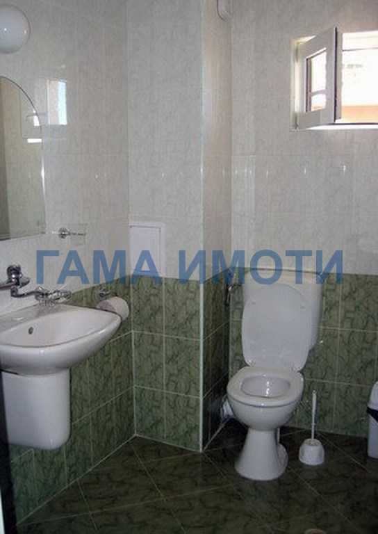 Работещ хотел за 70 човека в с. Равда, община Несебър