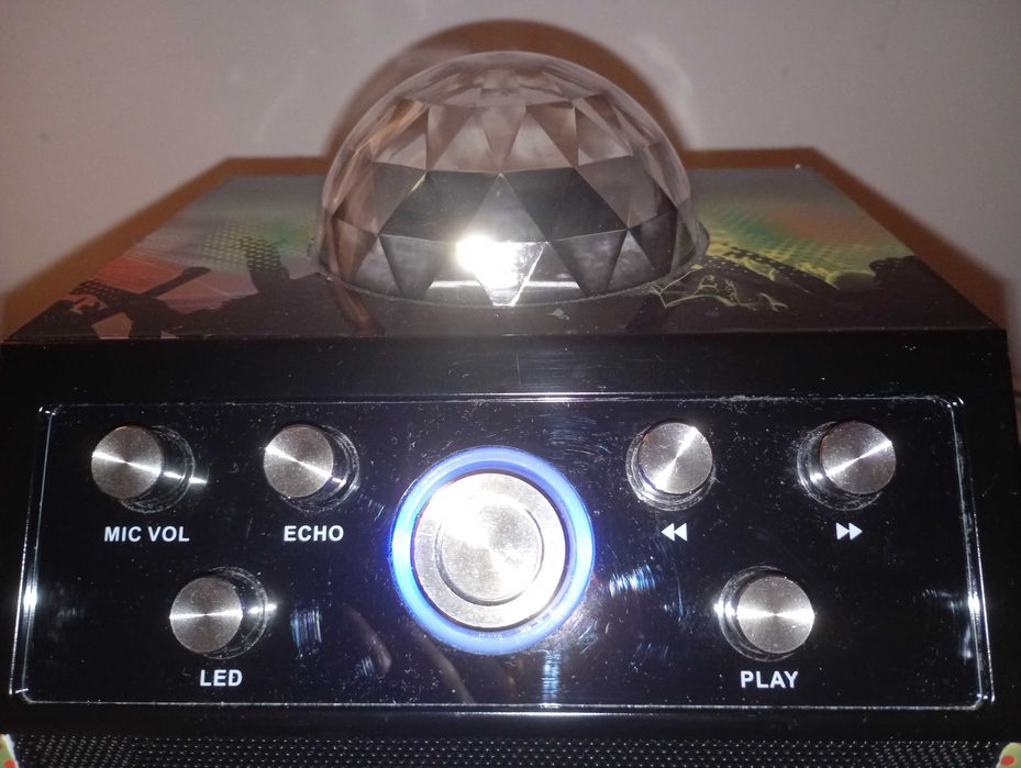 Неупотребявана MI-MIC Караоке колона диско-куб с микрофон и Bluetooth