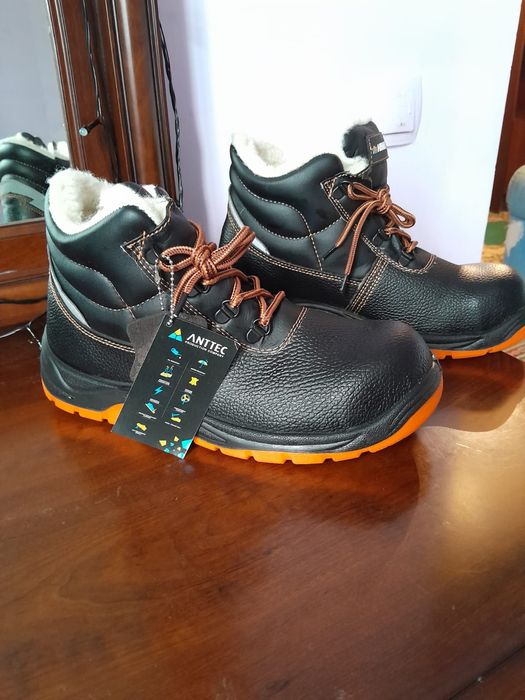 Продам спец.обувь