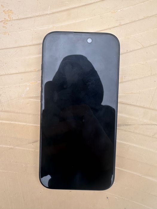 Iphone 15 запазен