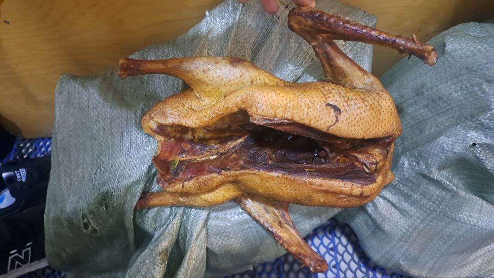 Гусь полугорячокопченный