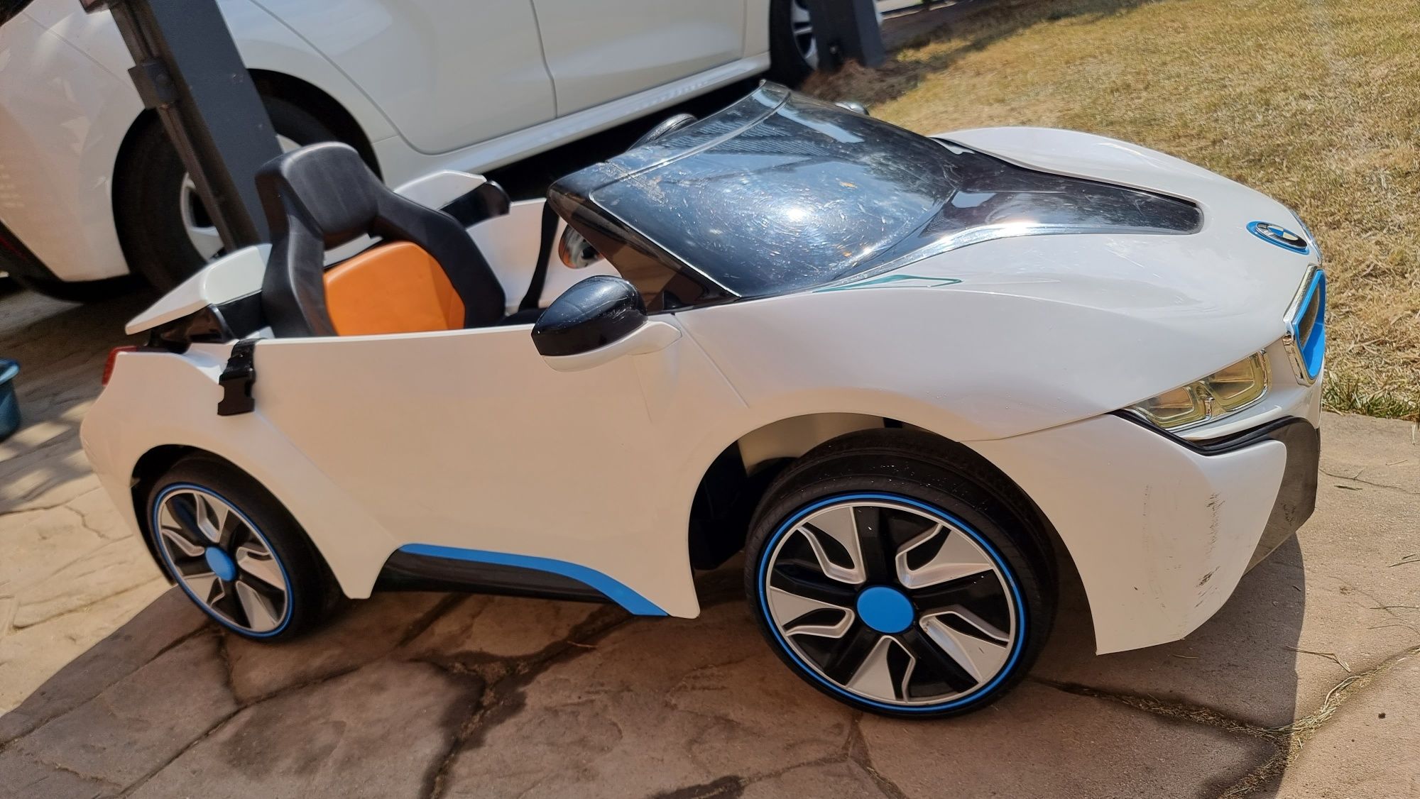 Masina electrica pentru copii BMW i8.