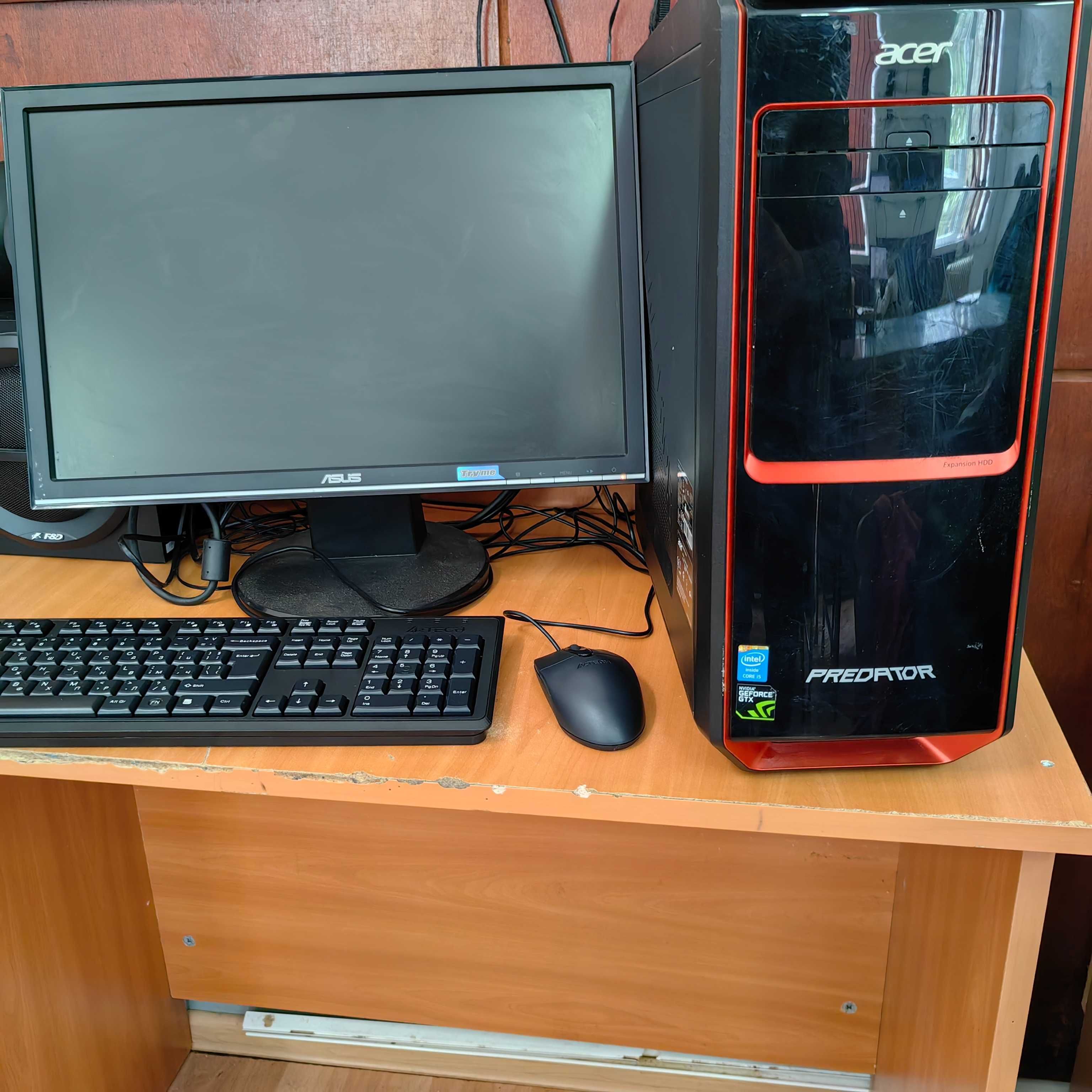 Продавам Геймърски  Компютър Acer Predator