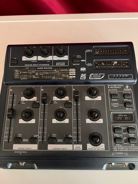 Миксер Behringer BCA 2000