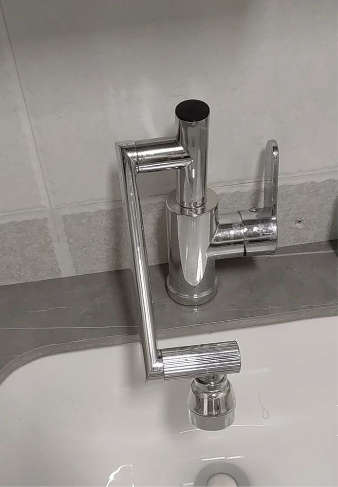 Baterie chiuveta / Robinet rabatabil，retractabil. Apa calda si rece