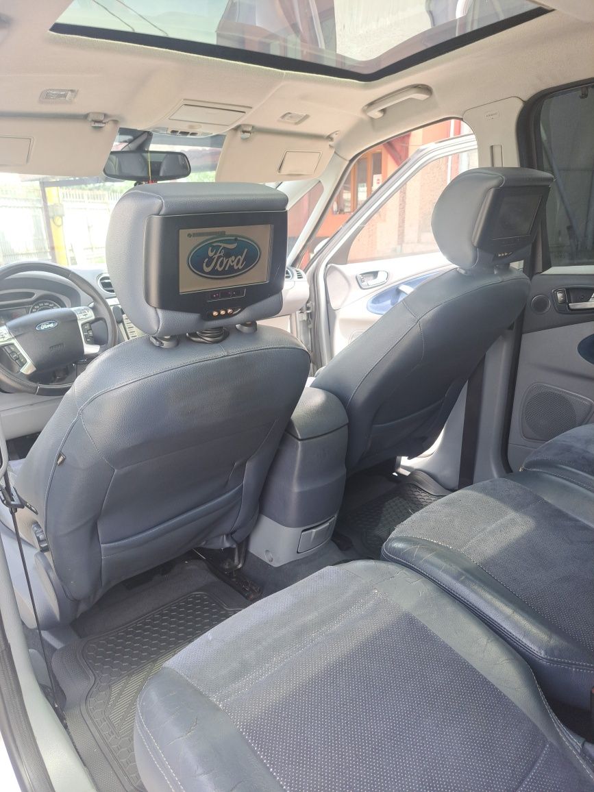 Vând ford S Max impecabil motor 2.0