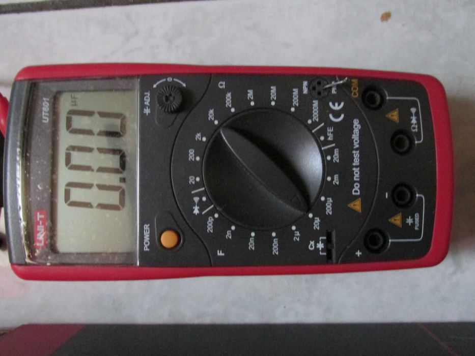 Capacimetru digital UNI-T UT601