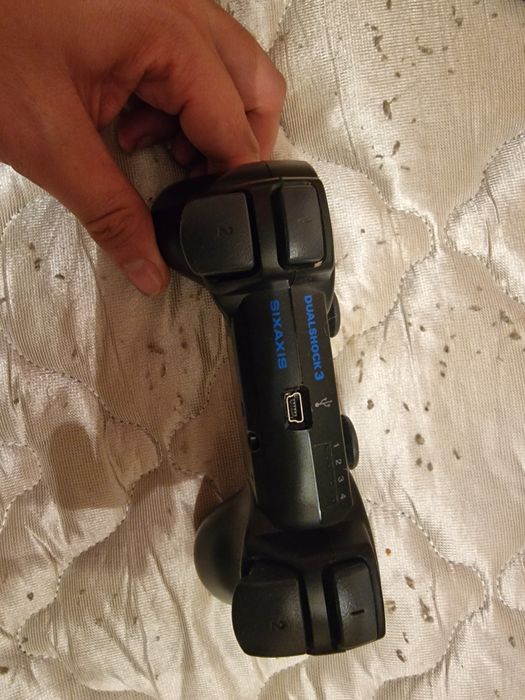 Playstation 3 Slim + 6 игри и dualshock 3