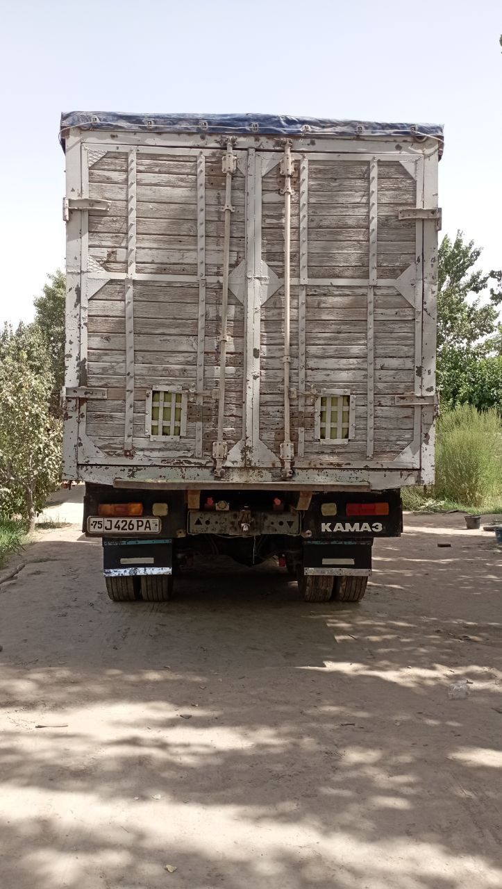 Kamaz sotiladi prisepi bilan