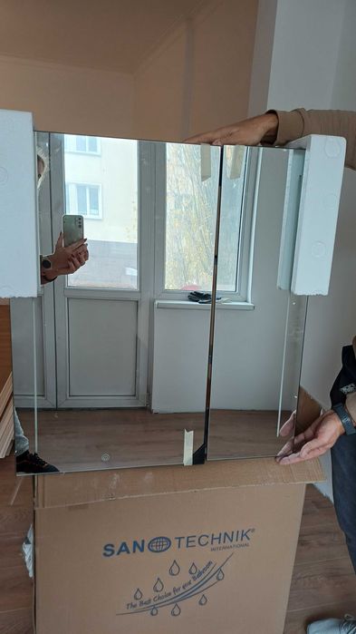 PVC комплект за баня с конзолен шкаф и горен огледален шкаф за баня