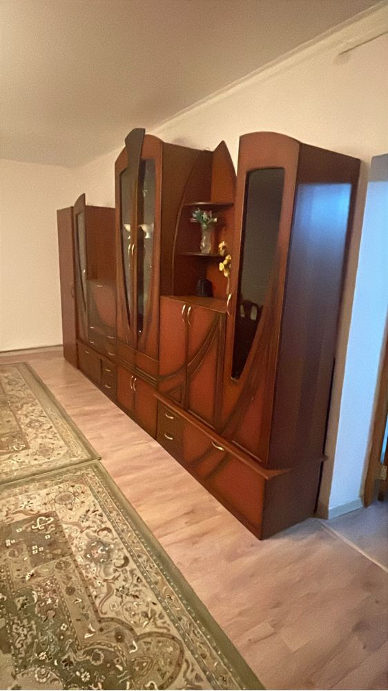 Продам стенку в отличном состояние