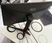 Vand monitor AOC 144 hz