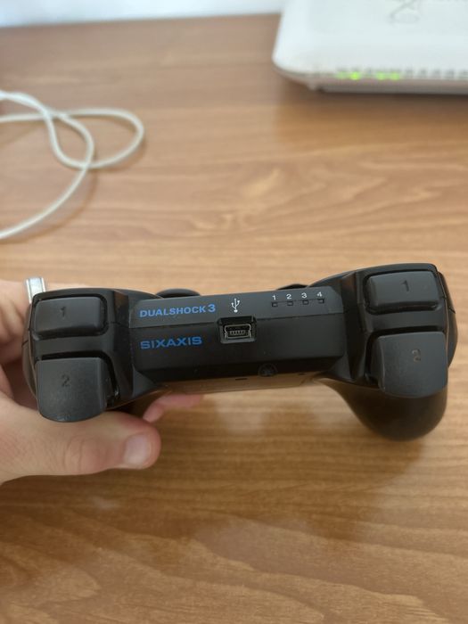 Vând consola pentru ps3