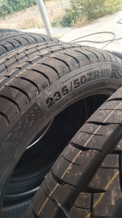 Шины комплект летние новые 235/50/19