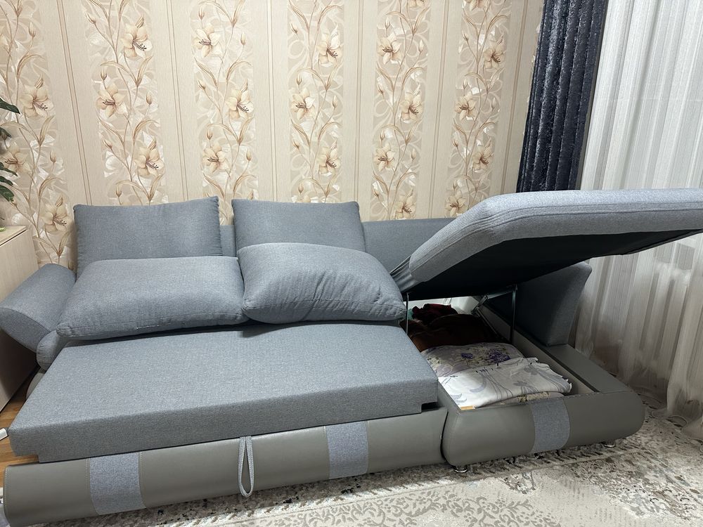 Продам угловой диван в отличном состаянии