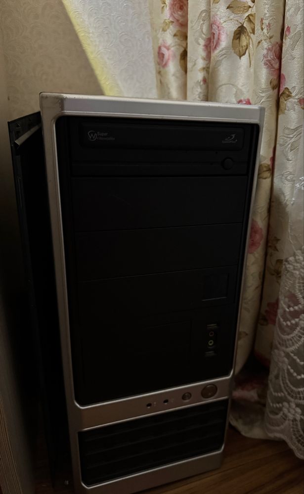 Системный блок от компьютера